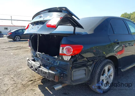 2013 Toyota Corolla S z USA, uszkodzony, nr VIN 2T1BU4EE4DC106858